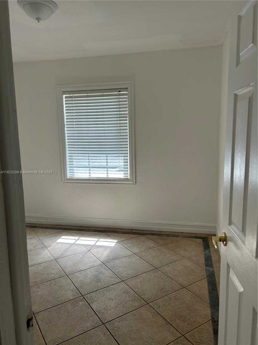 Small Image of 621 EAST 46TH ST, Hialeah Number 13
