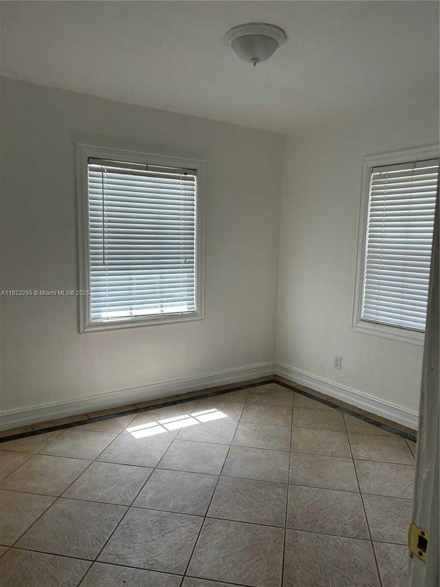 Small Image of 621 EAST 46TH ST, Hialeah Number 14