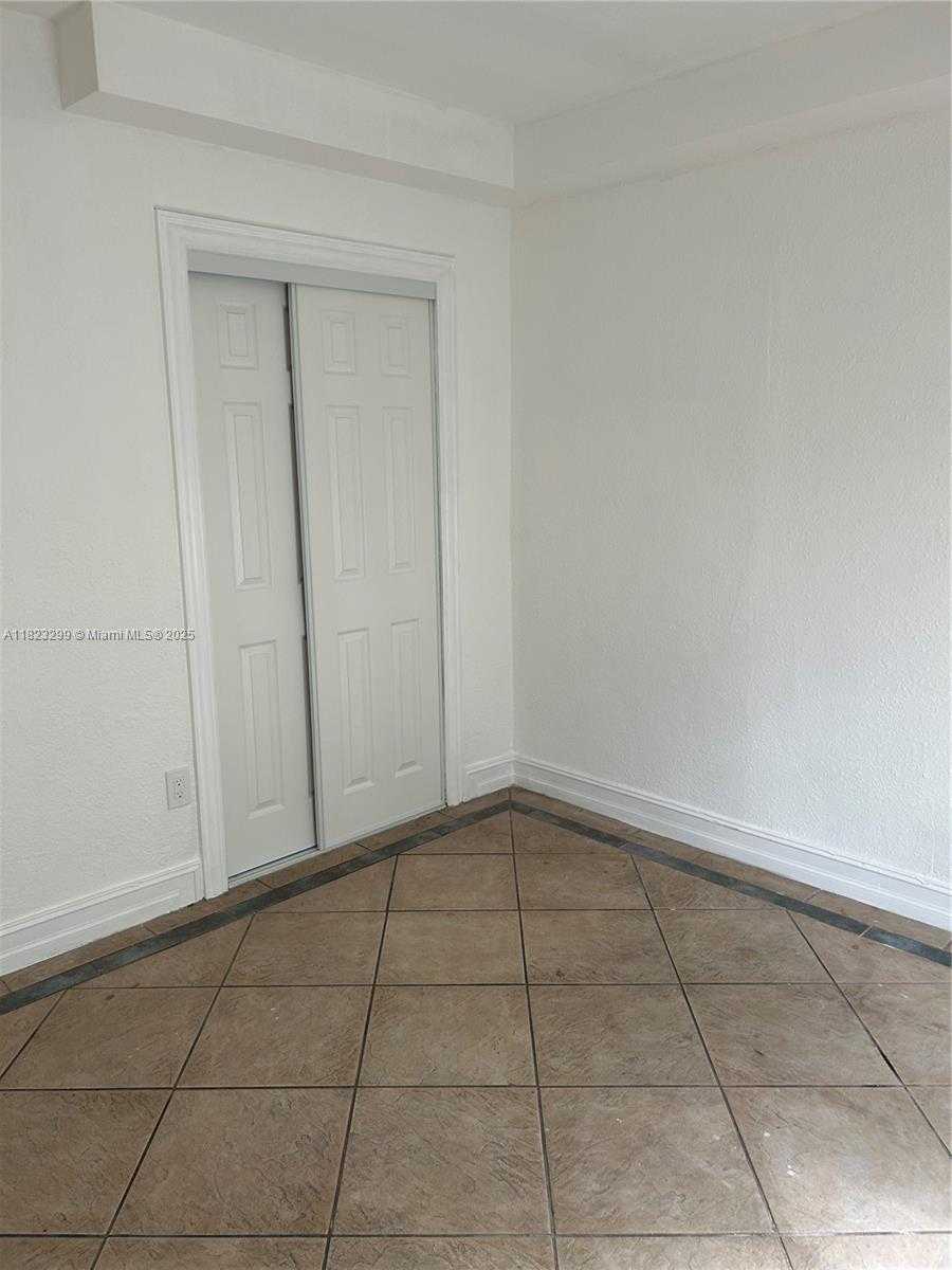 Small Image of 621 EAST 46TH ST, Hialeah Number 15