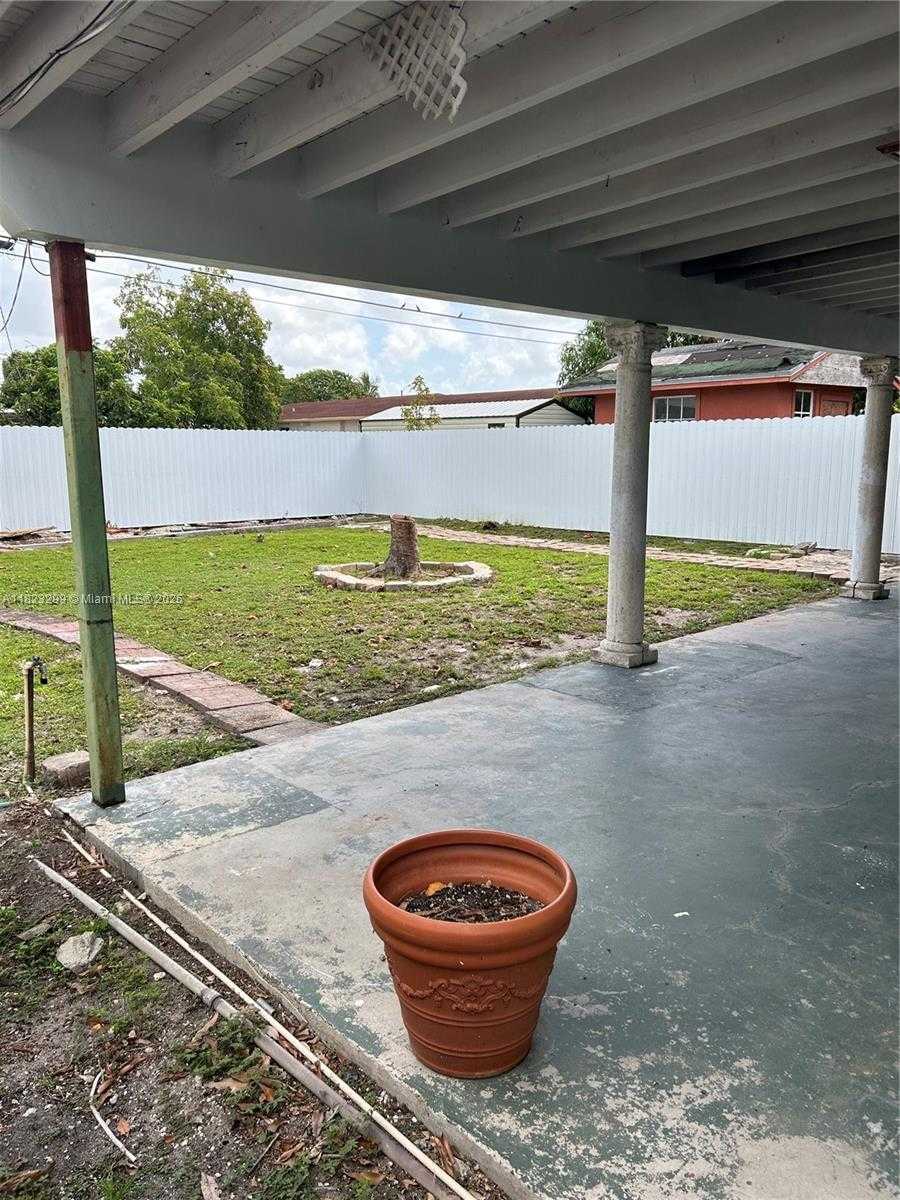 Small Image of 621 EAST 46TH ST, Hialeah Number 28