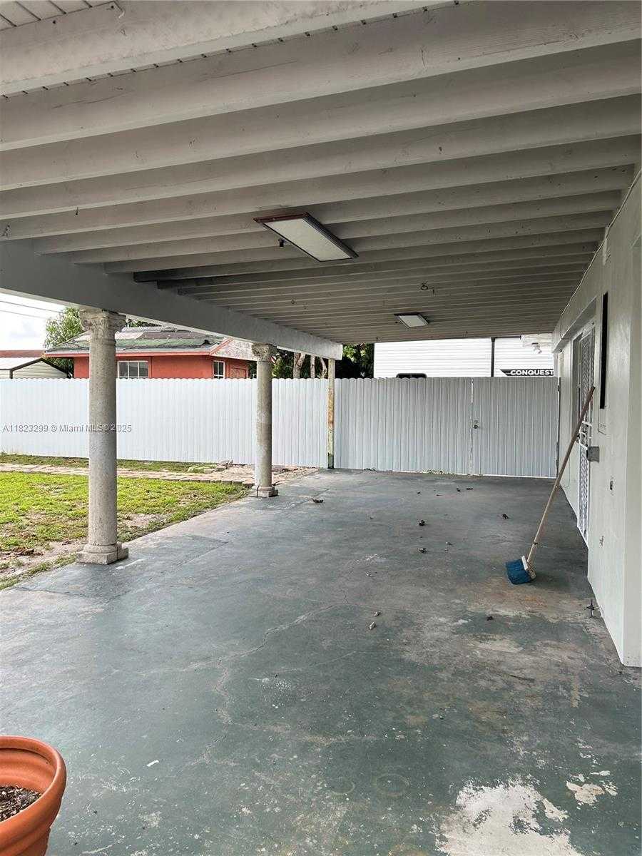 Small Image of 621 EAST 46TH ST, Hialeah Number 29