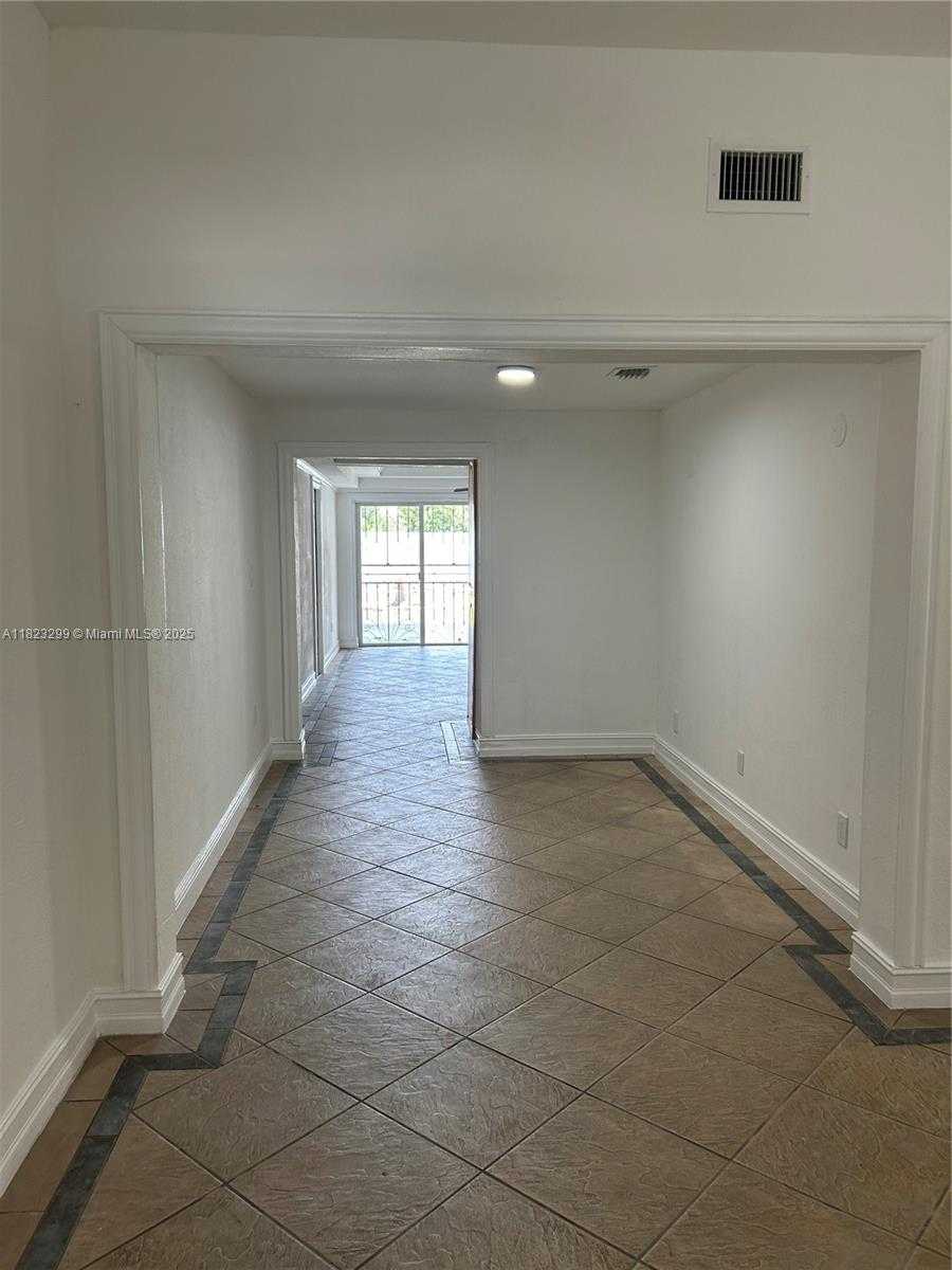 Small Image of 621 EAST 46TH ST, Hialeah Number 7