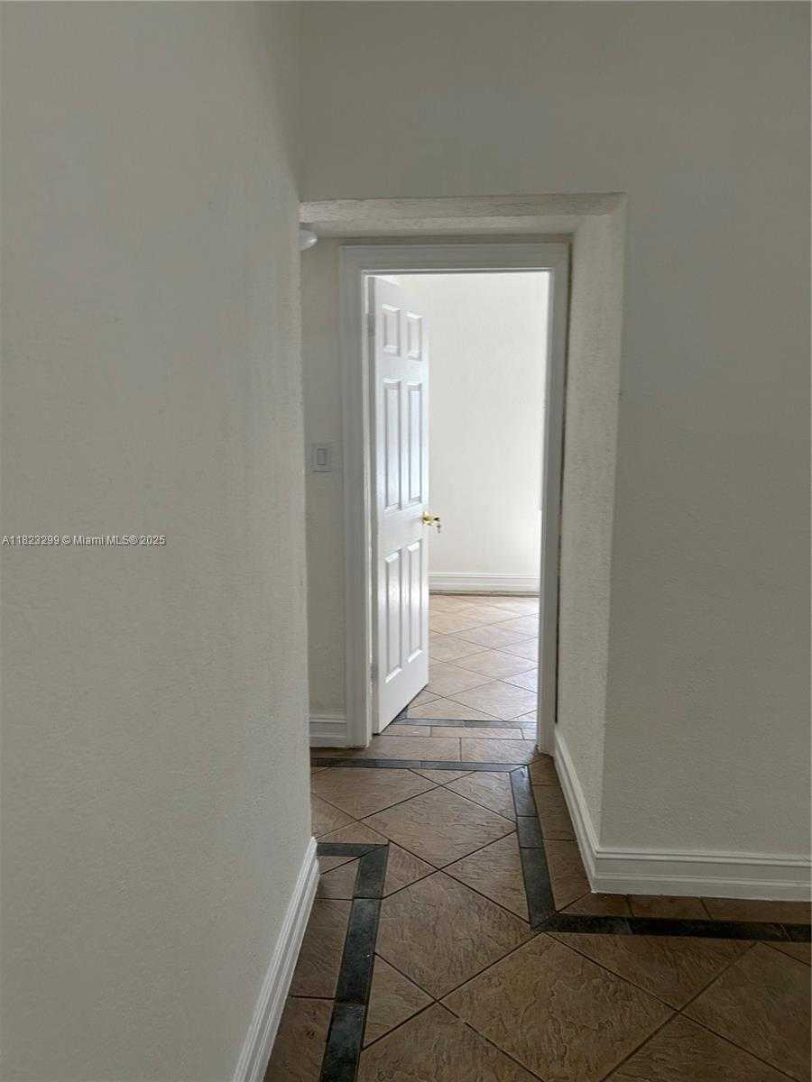 Small Image of 621 EAST 46TH ST, Hialeah Number 9