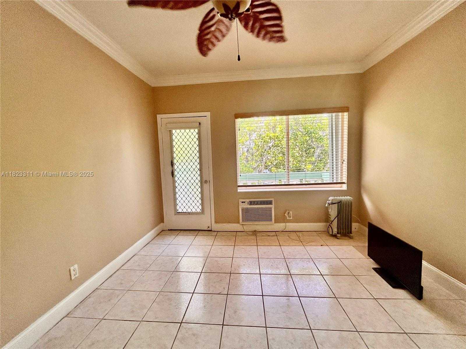 Small Image of 6490 COLLINS AVE #17, Miami Beach Number 7