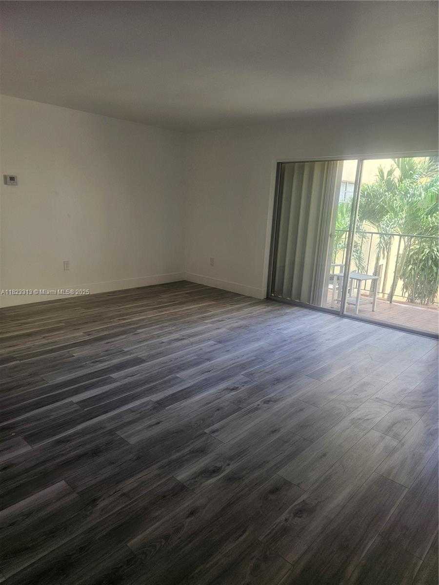Small Image of 4525 WEST 20TH AVE #225, Hialeah Number 5