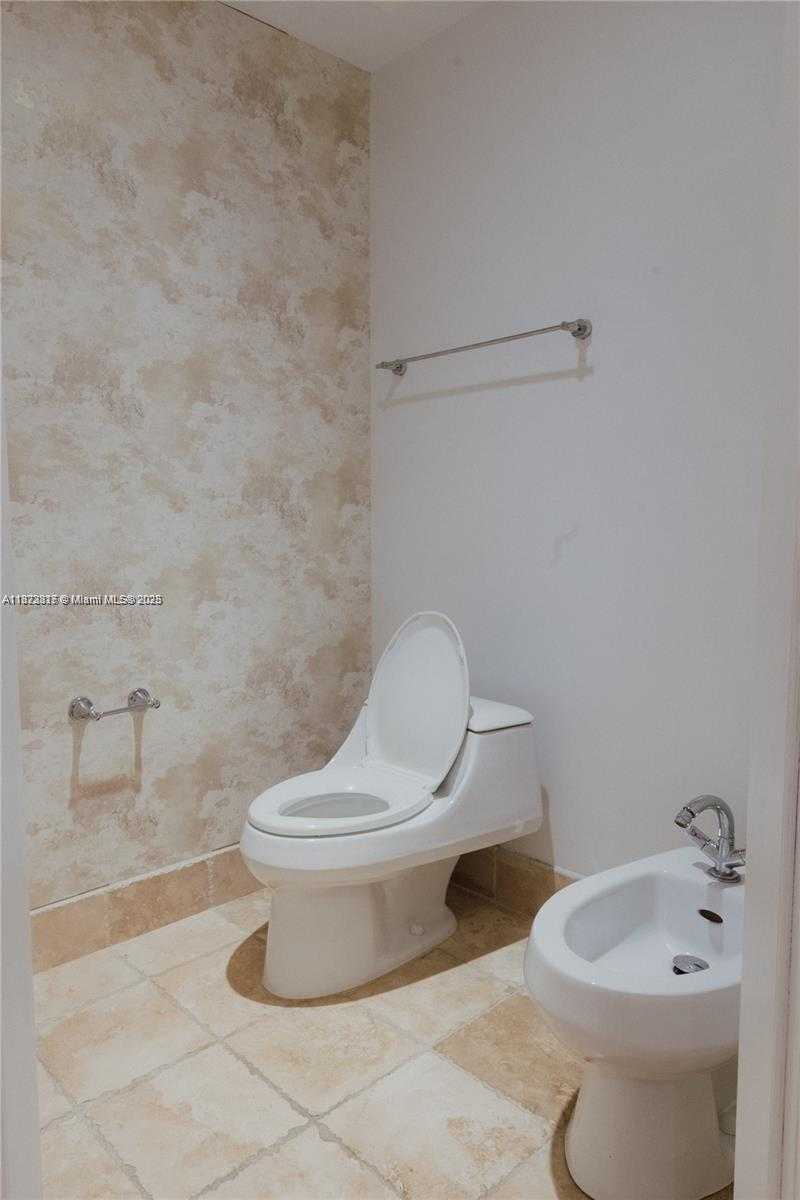 Small Image of 18201 COLLINS AVE #1507, Sunny Isles Beach Number 21
