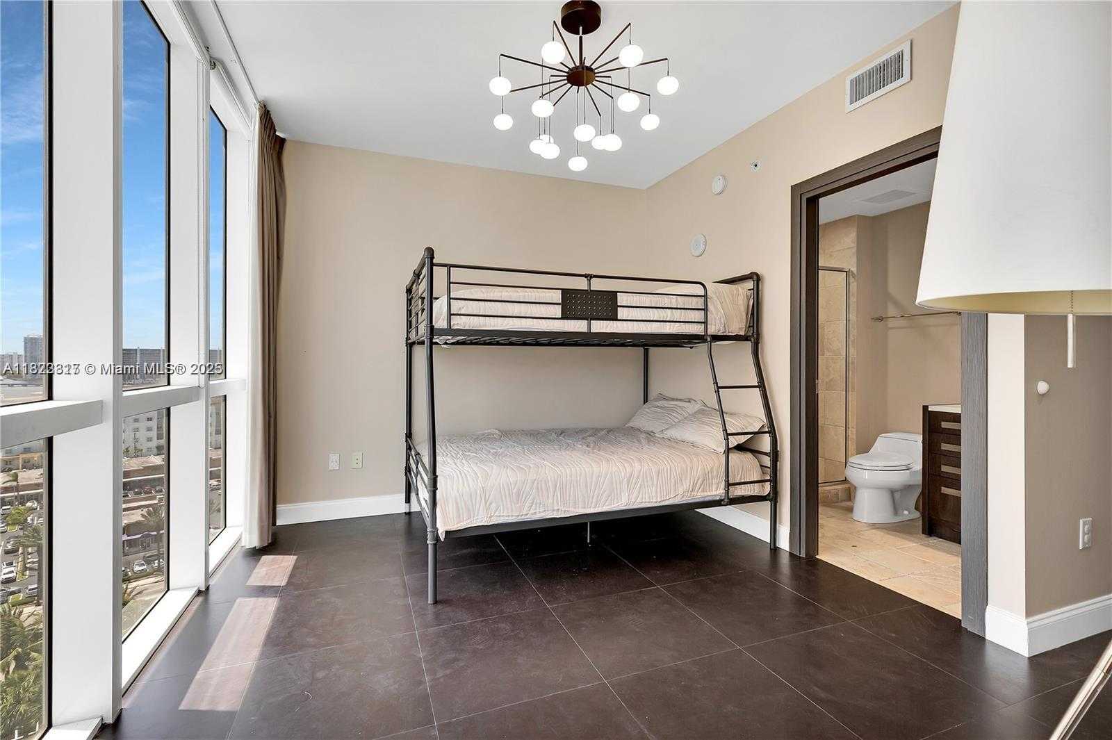 Small Image of 18201 COLLINS AVE #1507, Sunny Isles Beach Number 7