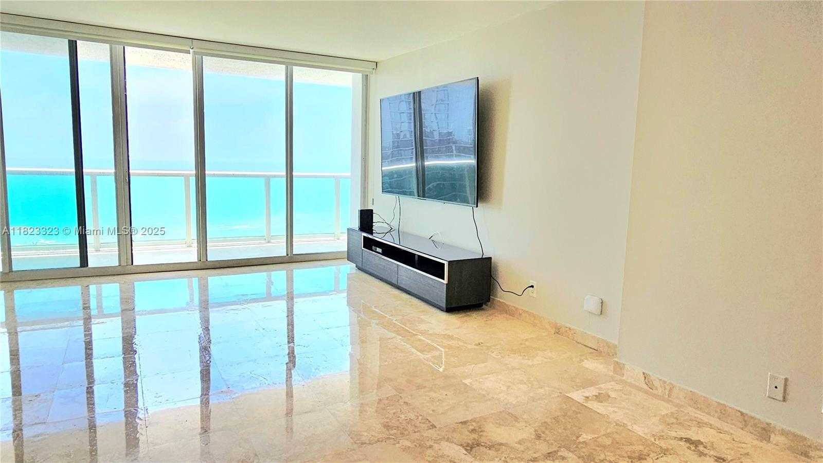 Small Image of 100 BAYVIEW DR #2009, Sunny Isles Beach Number 2