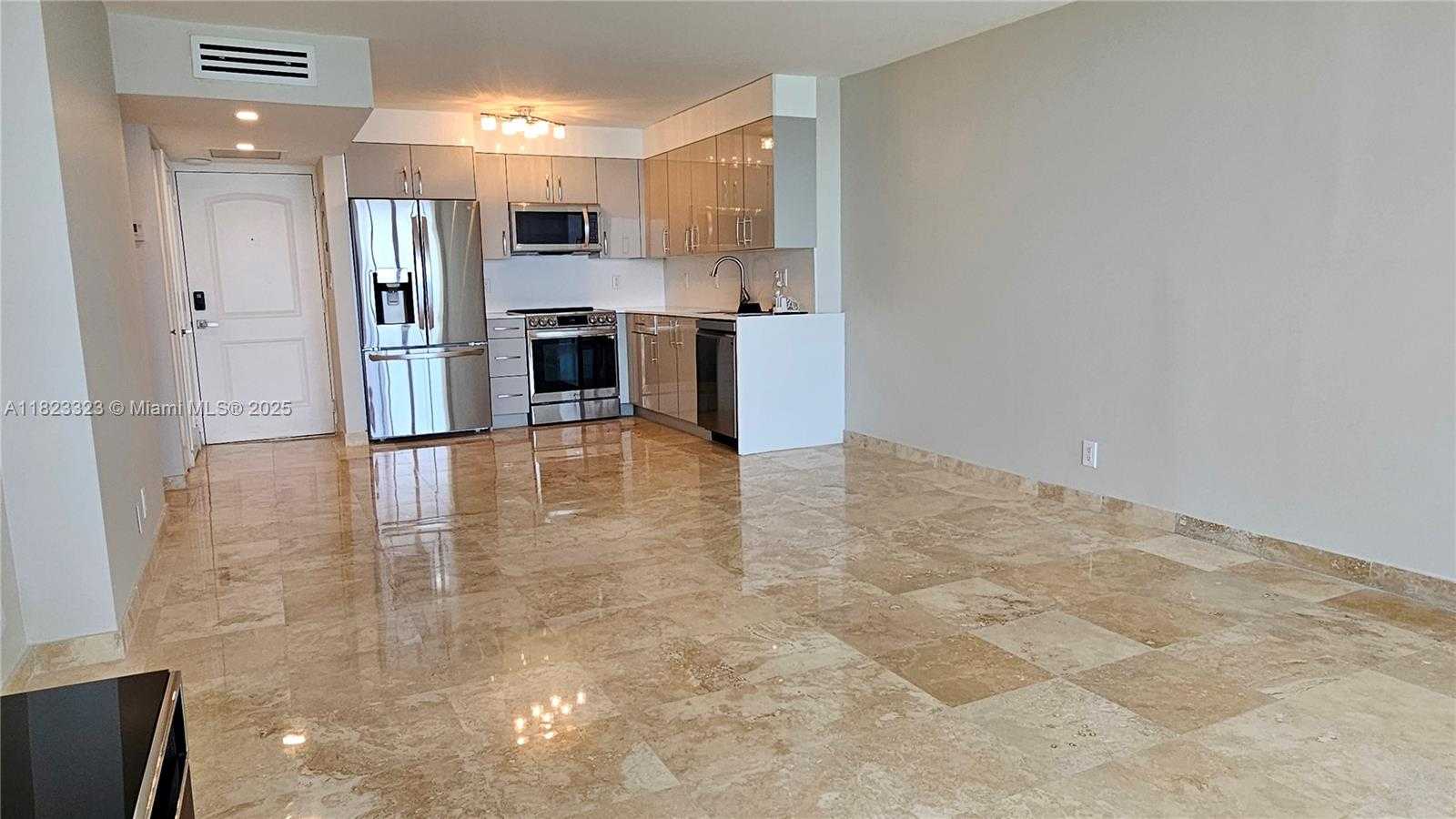 Small Image of 100 BAYVIEW DR #2009, Sunny Isles Beach Number 4
