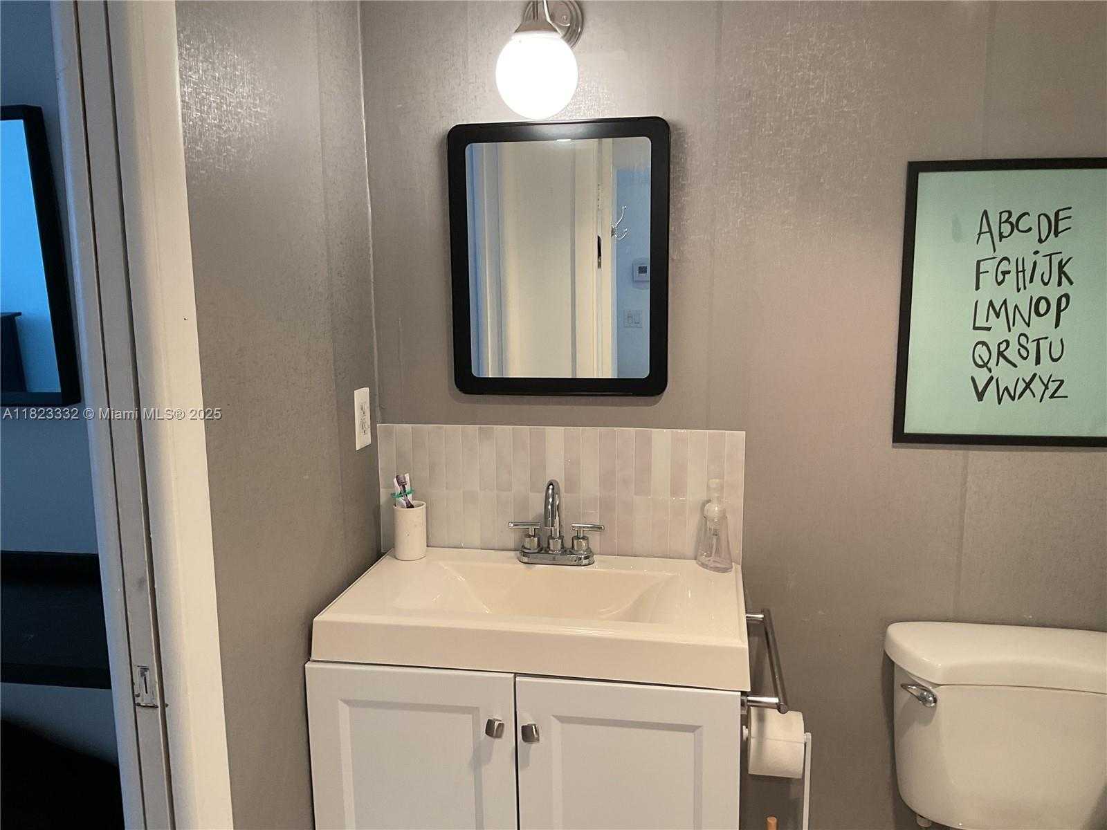 Small Image of 345 OCEAN DR #623, Miami Beach Number 20