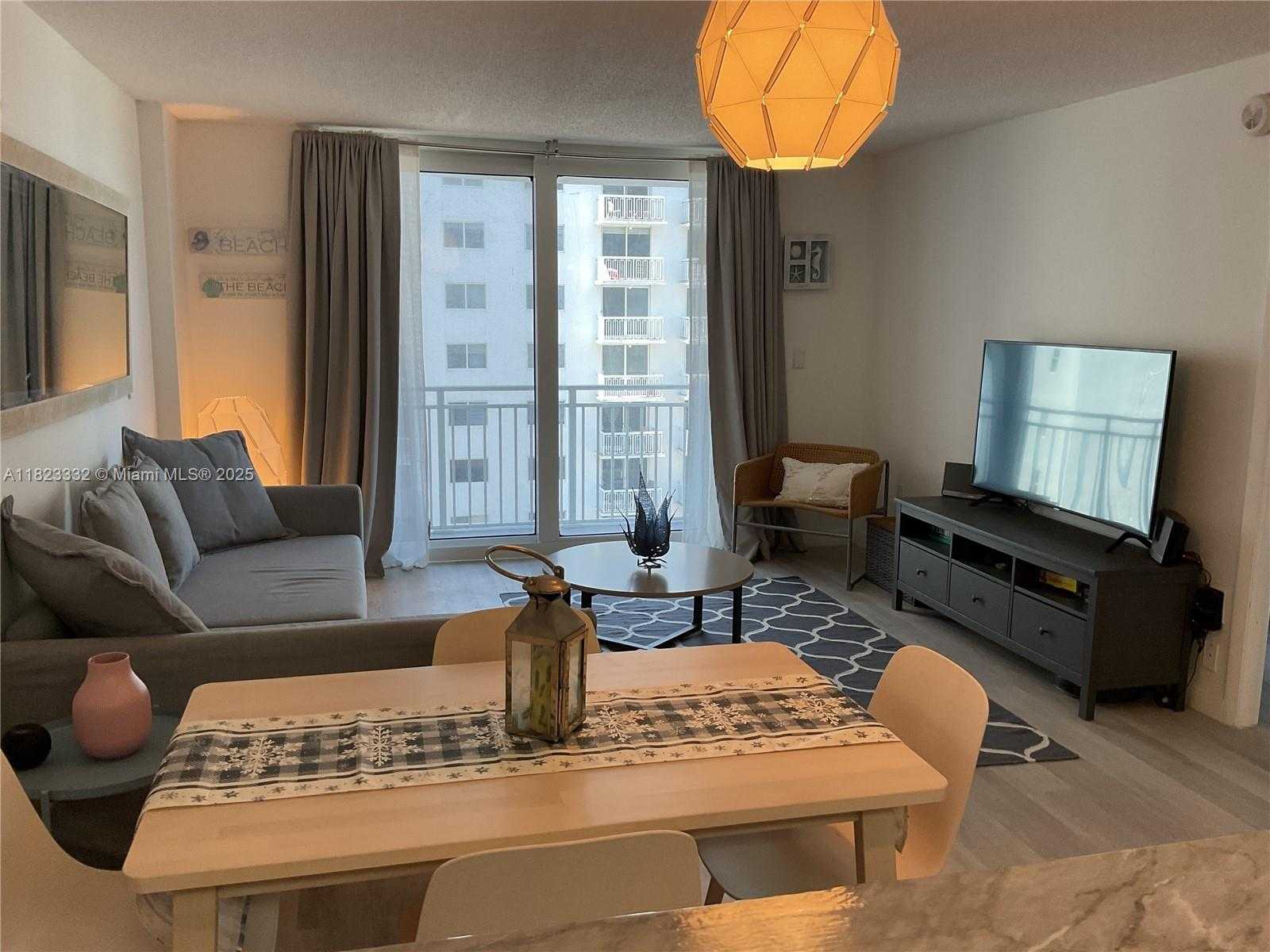 Small Image of 345 OCEAN DR #623, Miami Beach Number 3