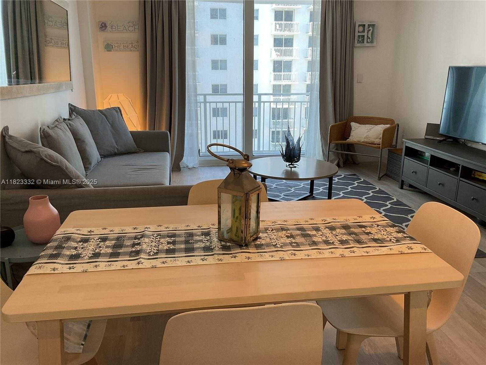 Small Image of 345 OCEAN DR #623, Miami Beach Number 4