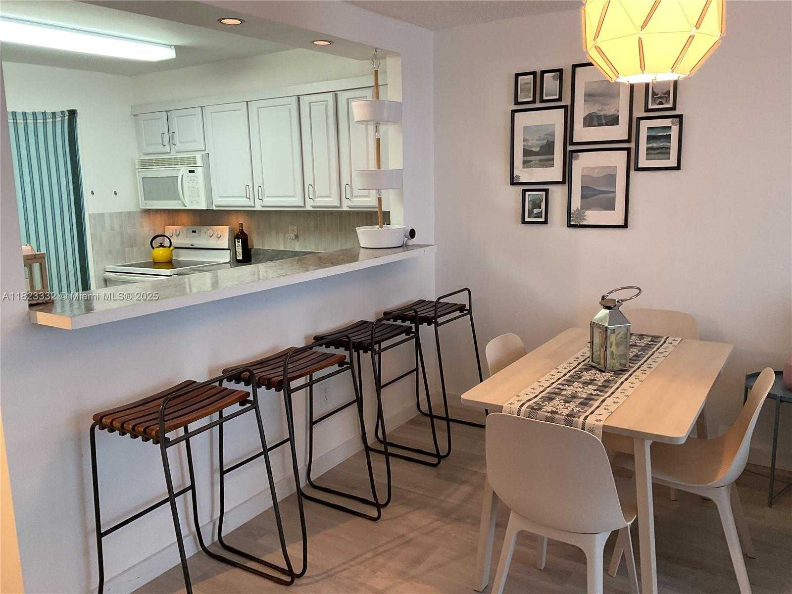 Small Image of 345 OCEAN DR #623, Miami Beach Number 5