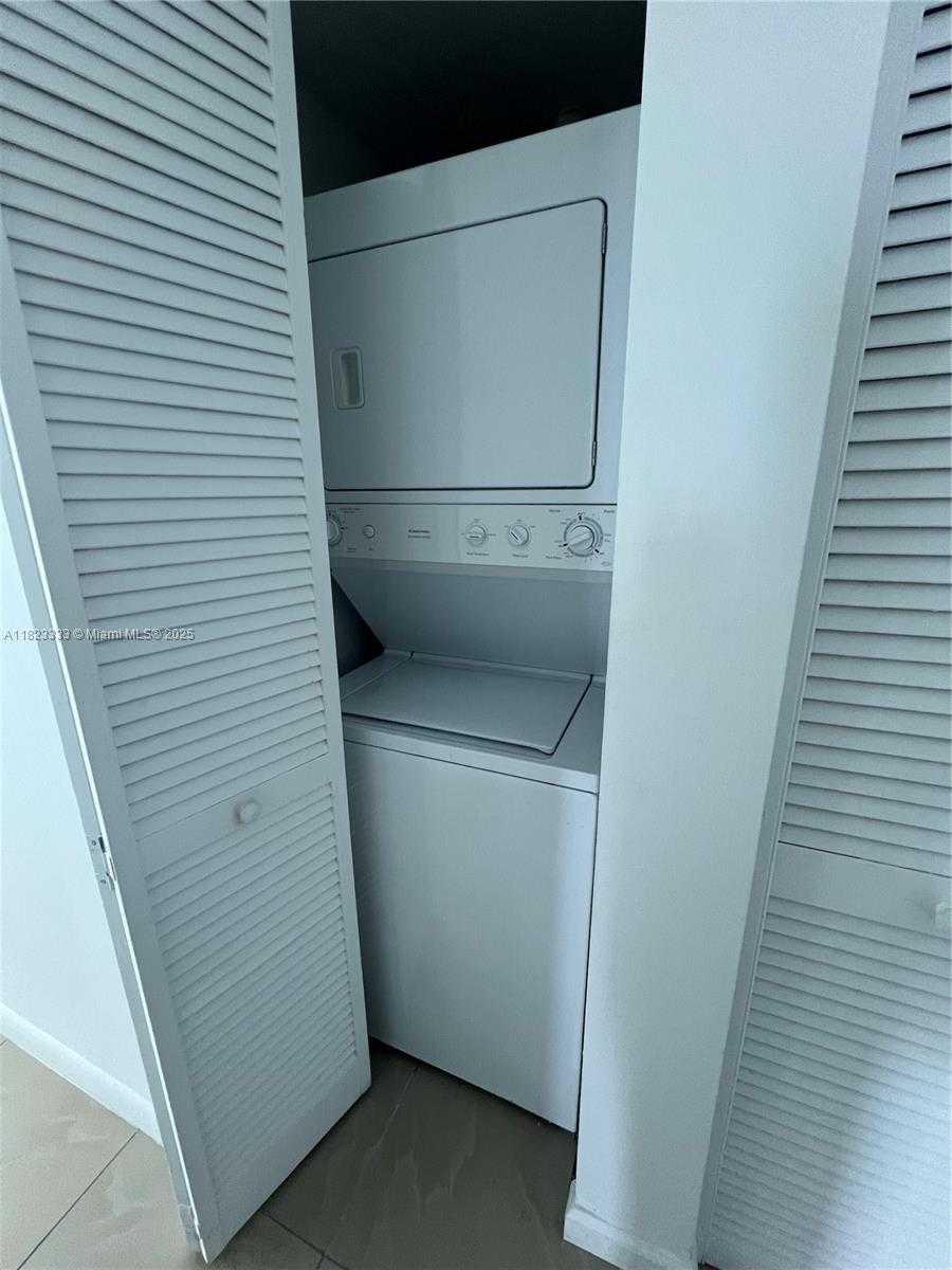 Small Image of 333 NORTH EAST 24TH ST #1409, Miami Number 27