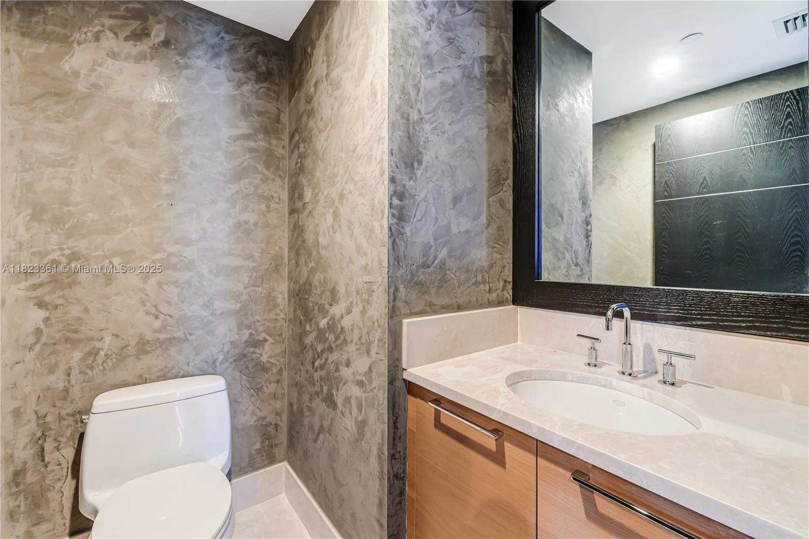 Small Image of 17001 COLLINS AVE #2508, Sunny Isles Beach Number 32