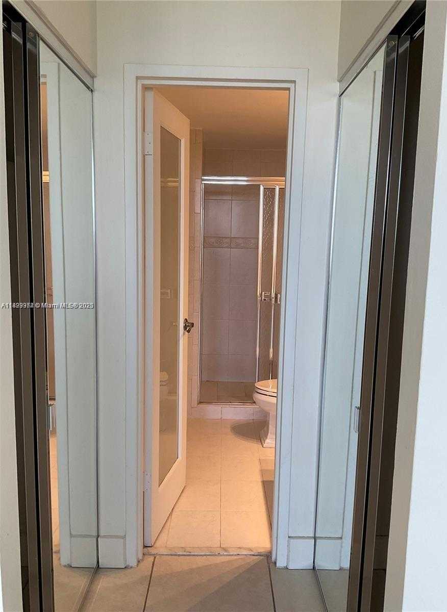 Small Image of 7441 WAYNE AVE #6J, Miami Beach Number 13