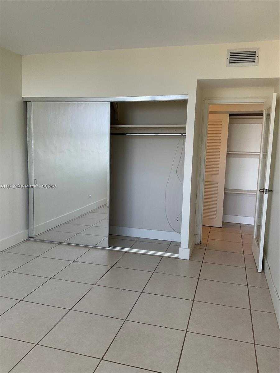 Small Image of 7441 WAYNE AVE #6J, Miami Beach Number 17