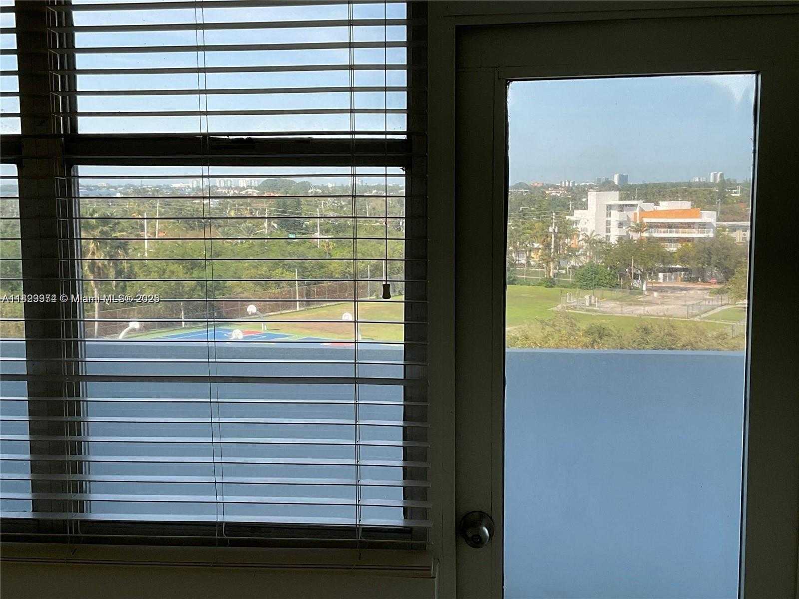 Small Image of 7441 WAYNE AVE #6J, Miami Beach Number 2