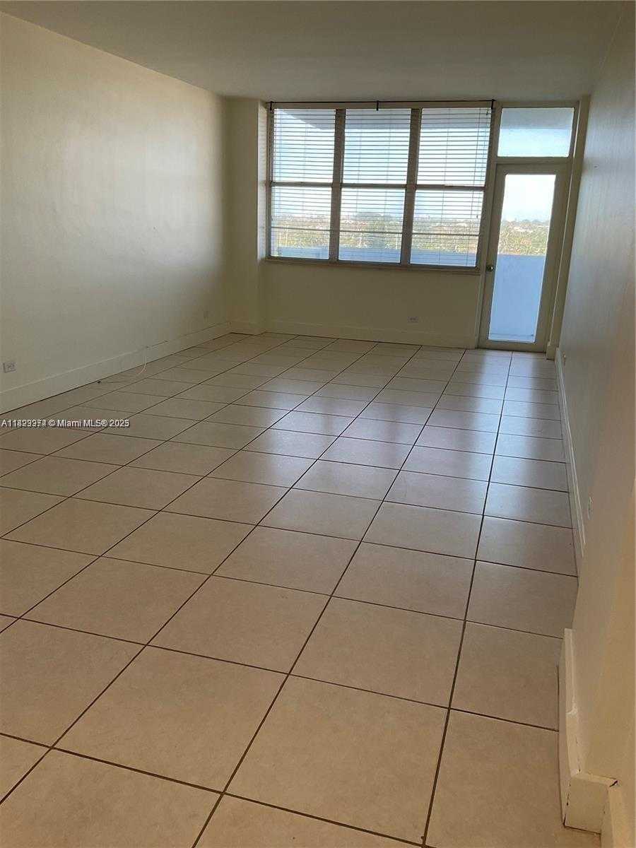 Small Image of 7441 WAYNE AVE #6J, Miami Beach Number 3