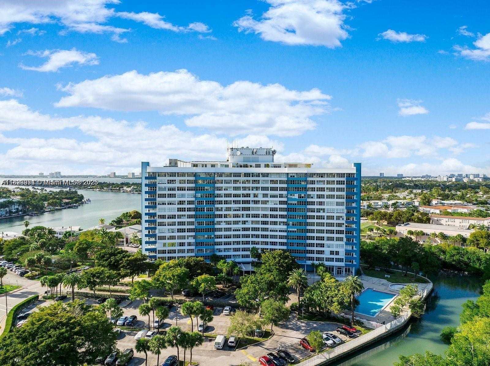 Small Image of 7441 WAYNE AVE #6J, Miami Beach Number 32