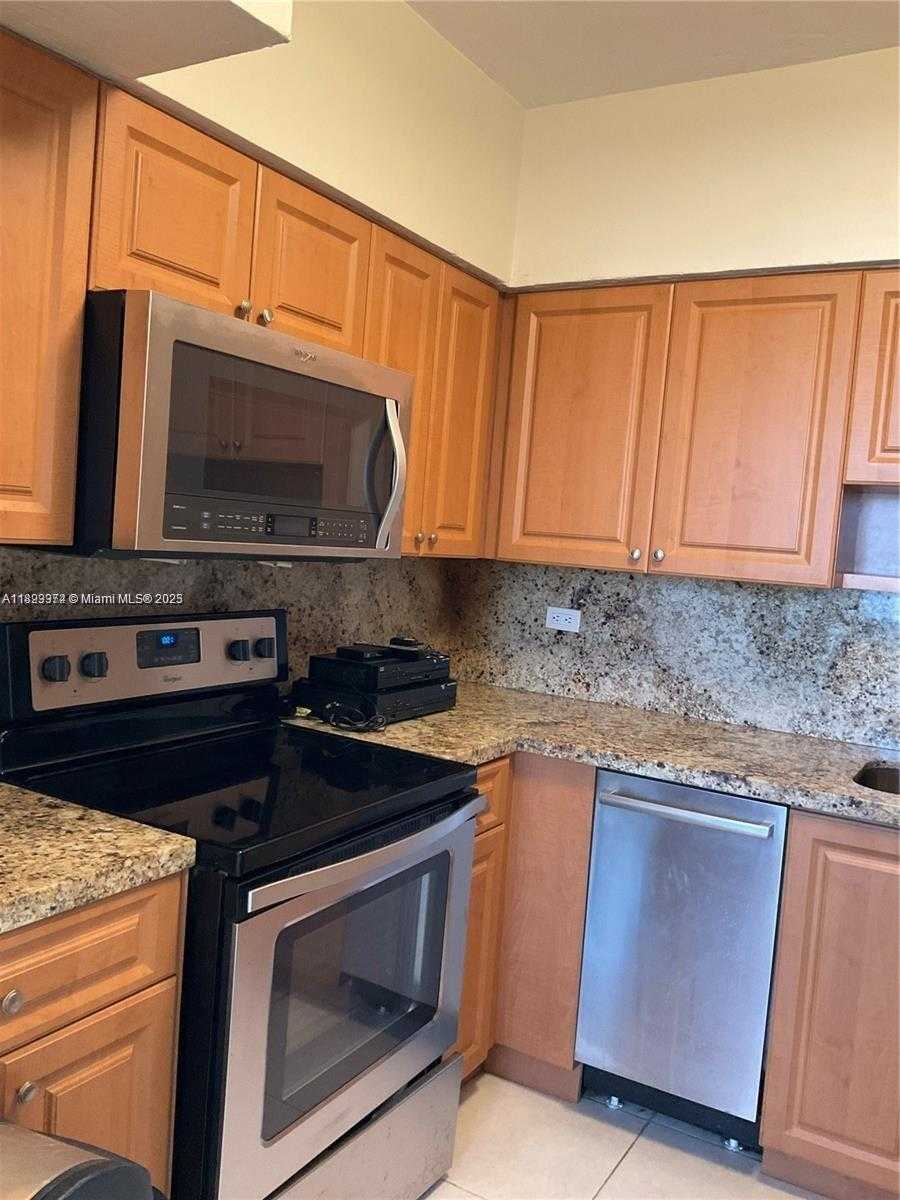 Small Image of 7441 WAYNE AVE #6J, Miami Beach Number 8