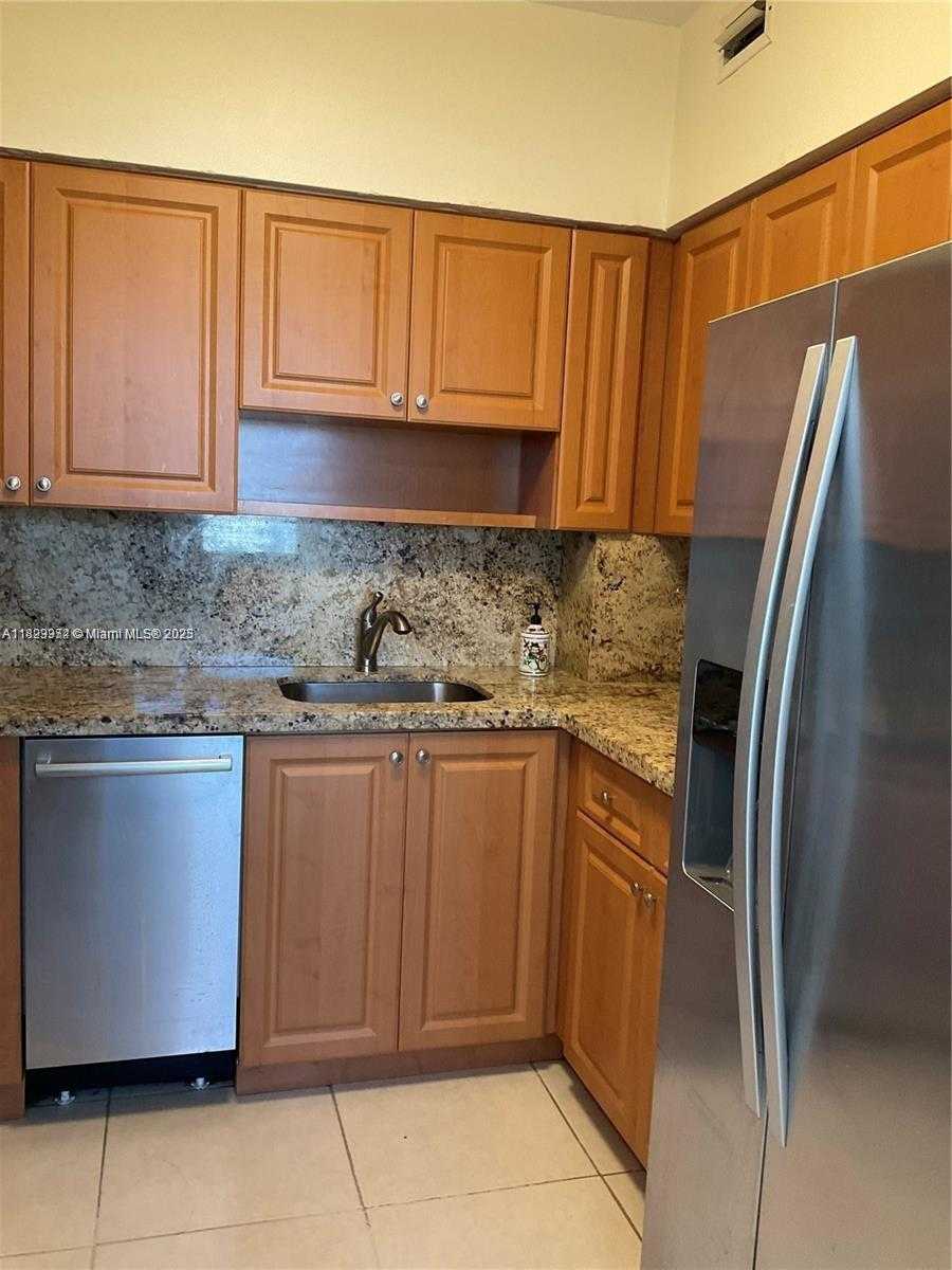 Small Image of 7441 WAYNE AVE #6J, Miami Beach Number 9