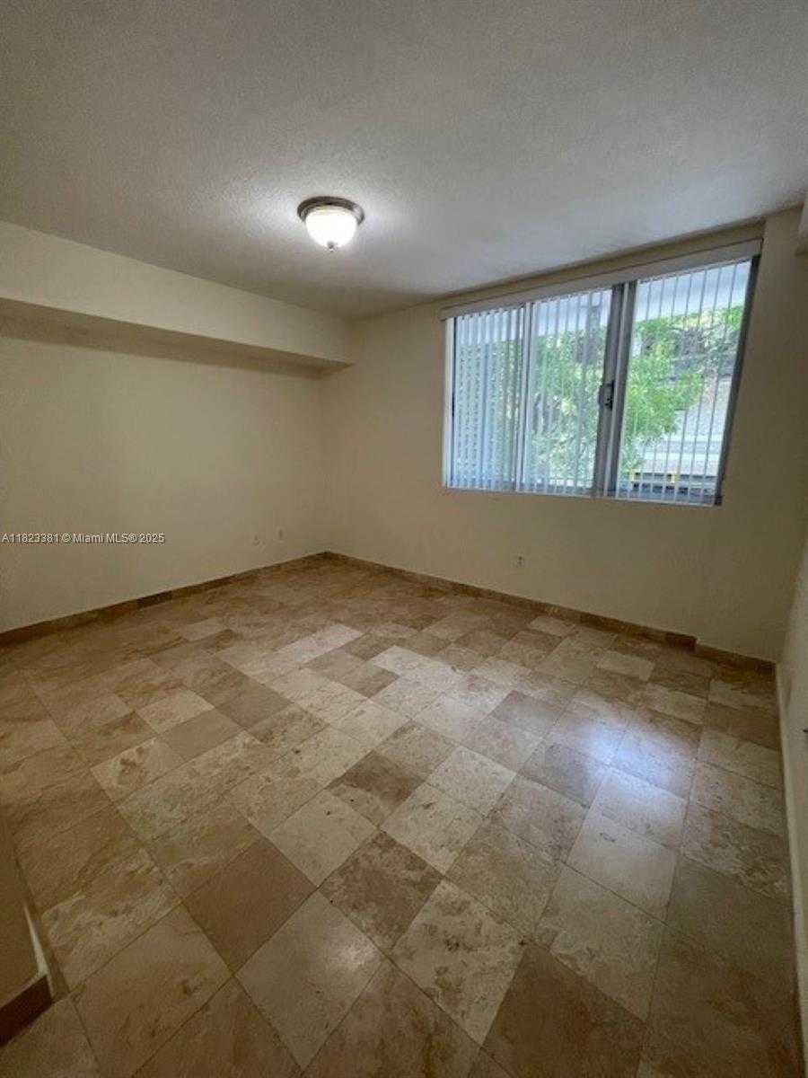 Small Image of 3339 VIRGINIA ST #204, Miami Number 5