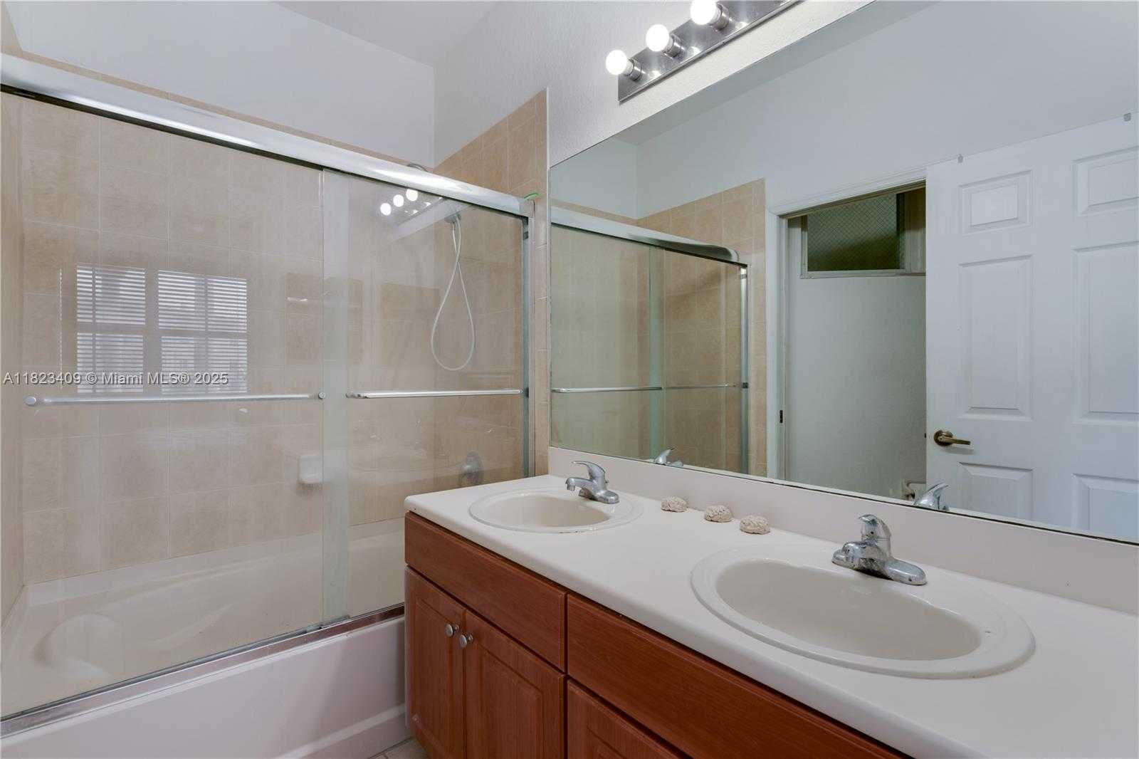 Small Image of 11002 NORTH WEST 83RD ST #204, Doral Number 14