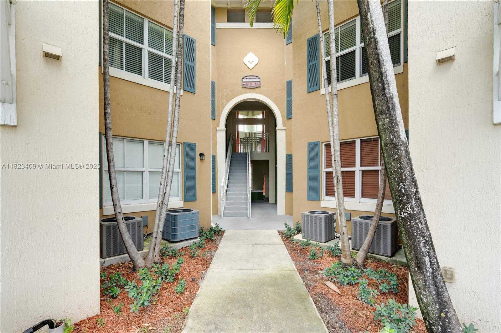 Small Image of 11002 NORTH WEST 83RD ST #204, Doral Number 3