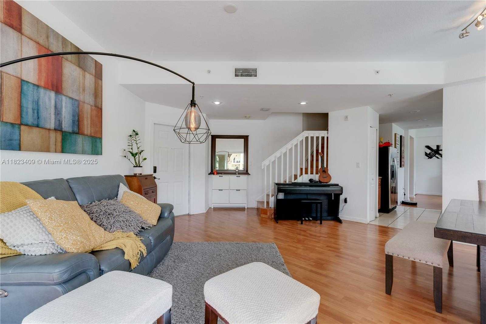 Small Image of 11002 NORTH WEST 83RD ST #204, Doral Number 4