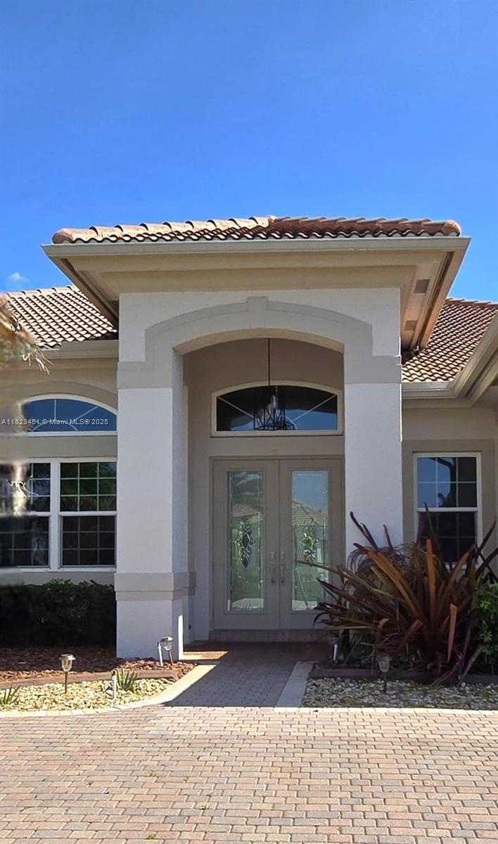Small Image of 15066 SOUTH WEST 39TH ST, Davie Number 15