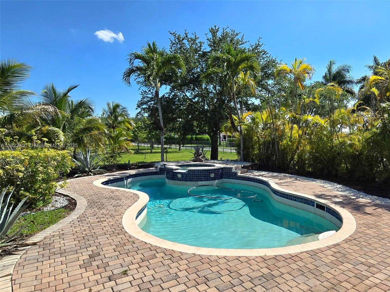 Small Image of 15066 SOUTH WEST 39TH ST, Davie Number 18