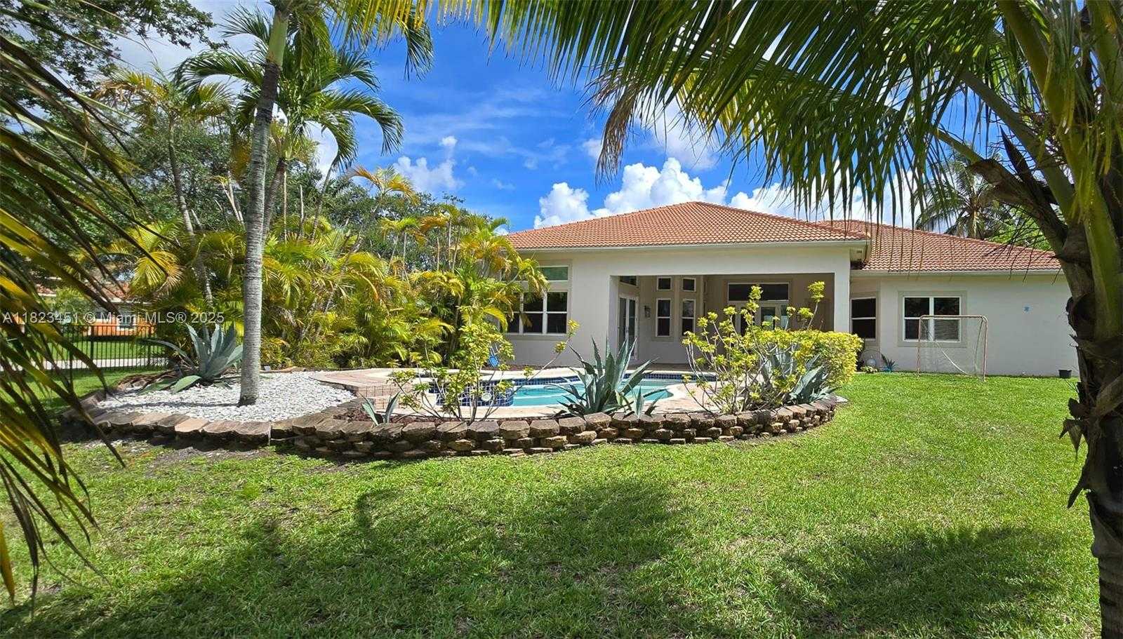 Small Image of 15066 SOUTH WEST 39TH ST, Davie Number 22