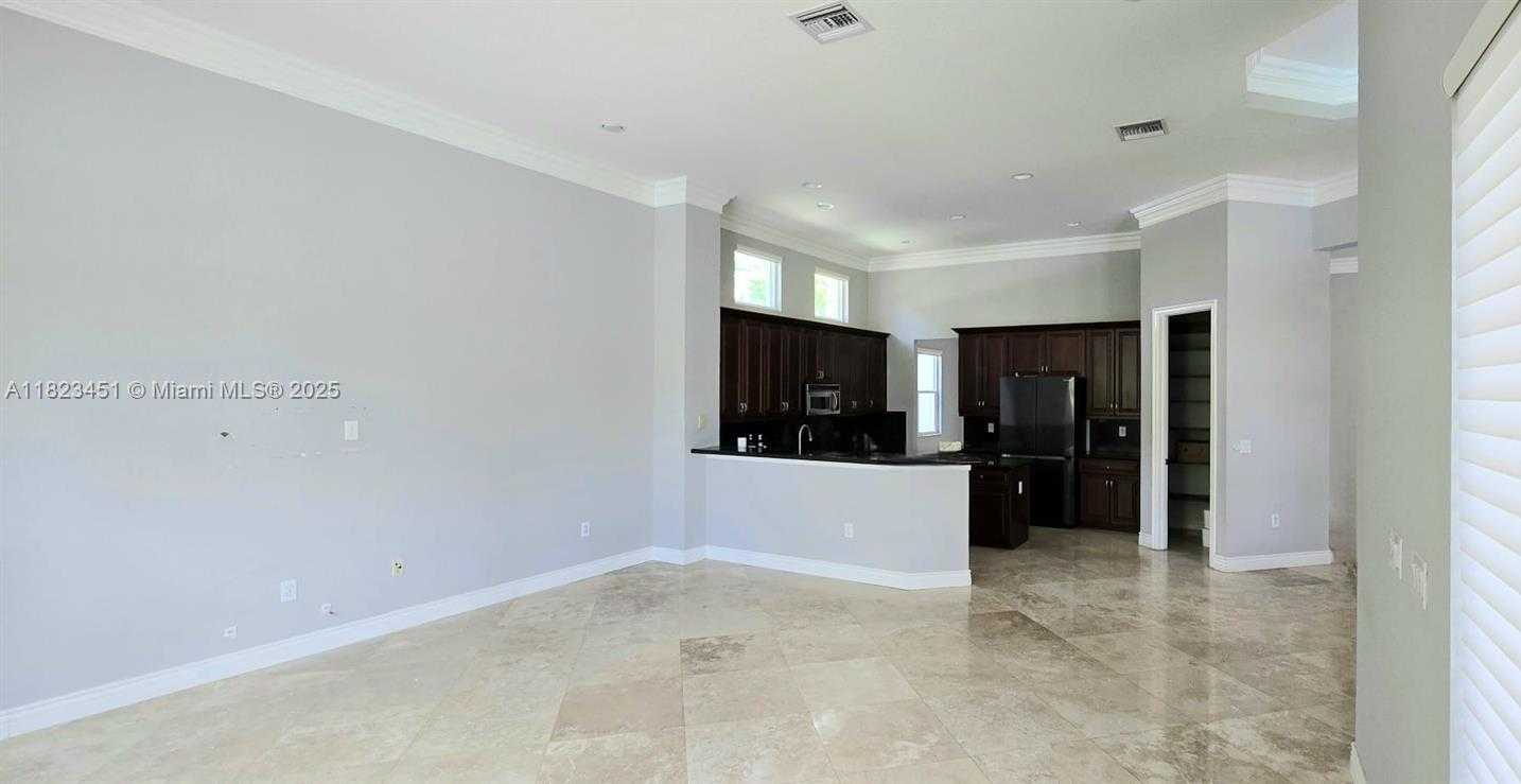 Small Image of 15066 SOUTH WEST 39TH ST, Davie Number 7