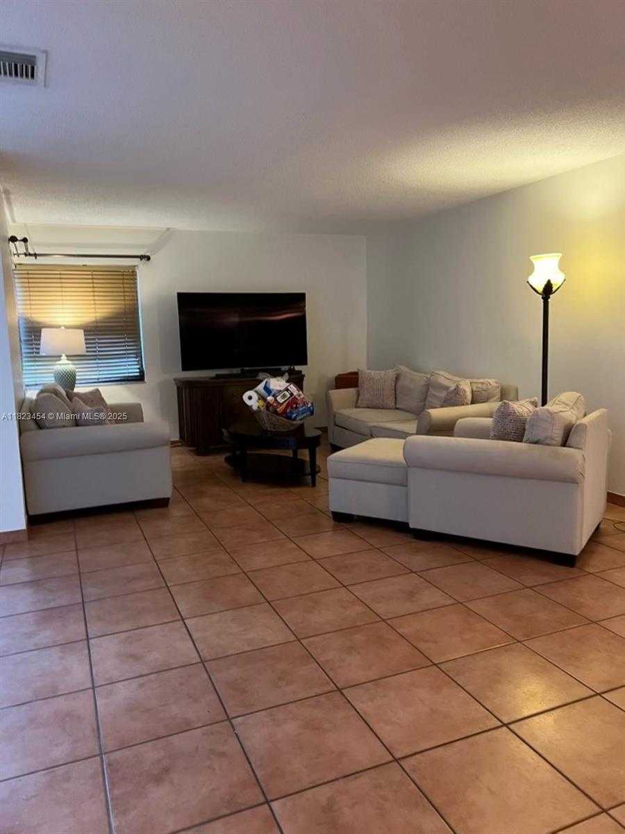 Small Image of 5780 SOUTH WEST 59TH PL, South Miami Number 2