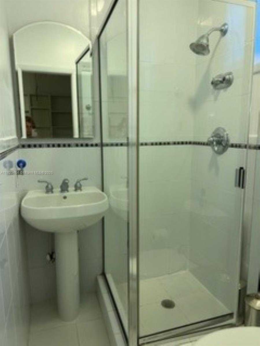 Small Image of 5780 SOUTH WEST 59TH PL, South Miami Number 9