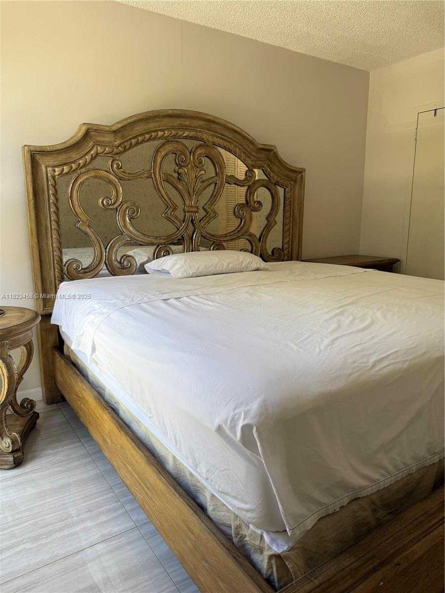 Small Image of 17570 ATLANTIC BLVD #405, Sunny Isles Beach Number 23