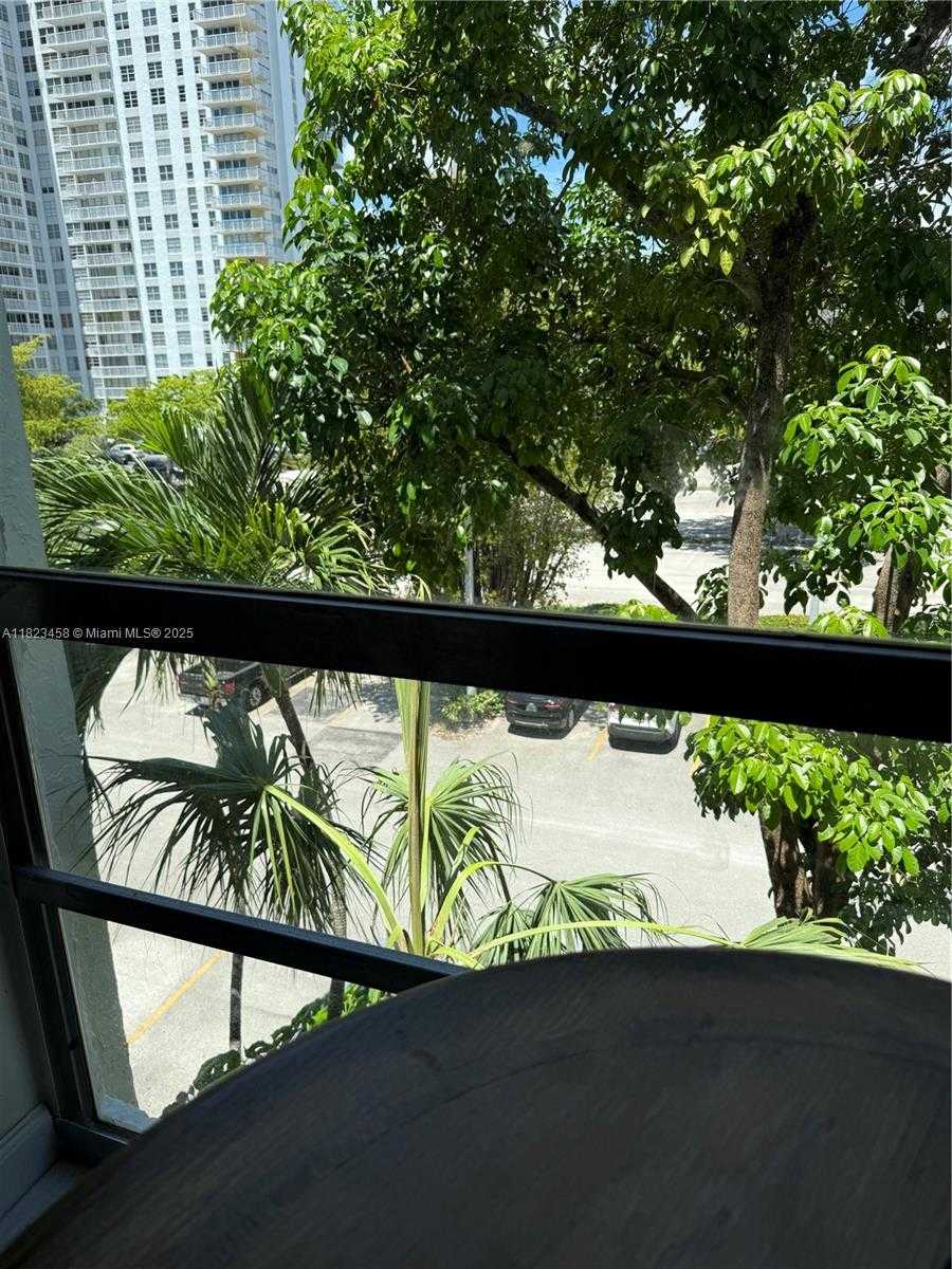 Small Image of 17570 ATLANTIC BLVD #405, Sunny Isles Beach Number 24