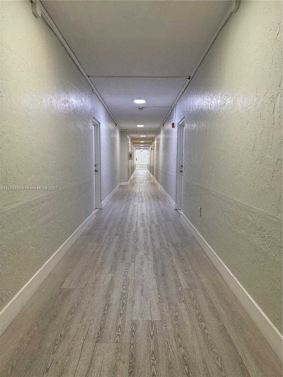 Small Image of 17570 ATLANTIC BLVD #405, Sunny Isles Beach Number 3