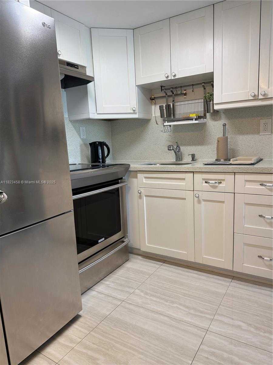 Small Image of 17570 ATLANTIC BLVD #405, Sunny Isles Beach Number 5