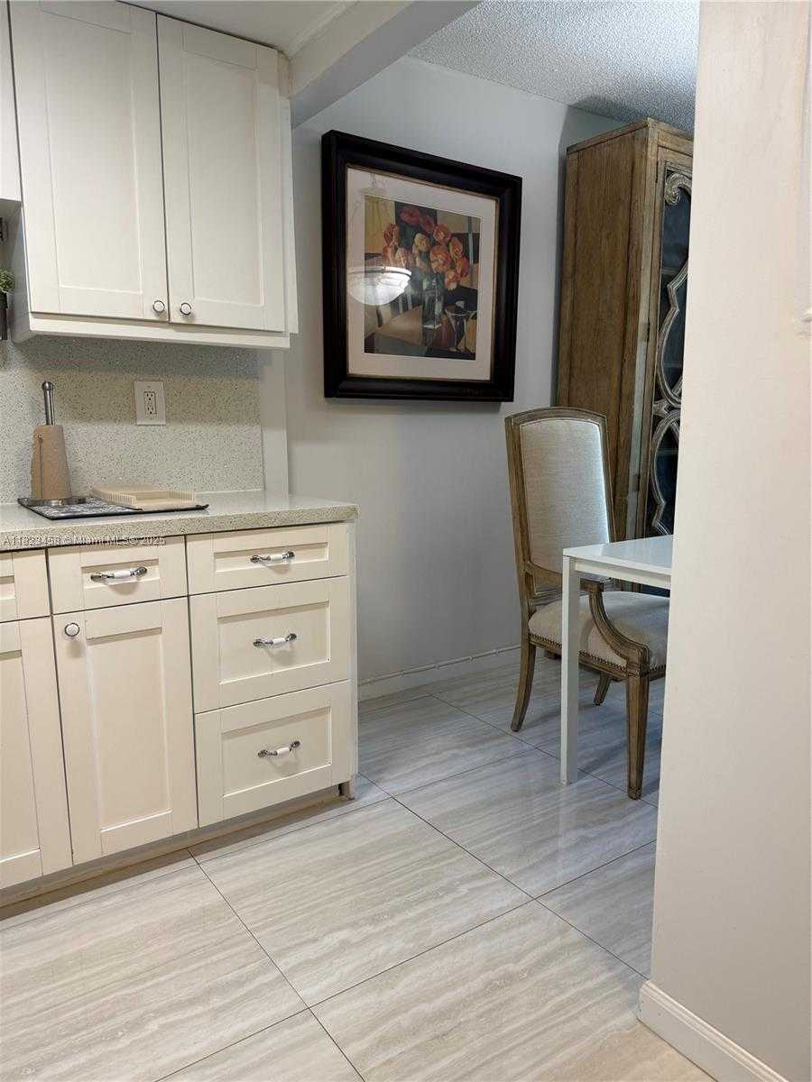 Small Image of 17570 ATLANTIC BLVD #405, Sunny Isles Beach Number 6