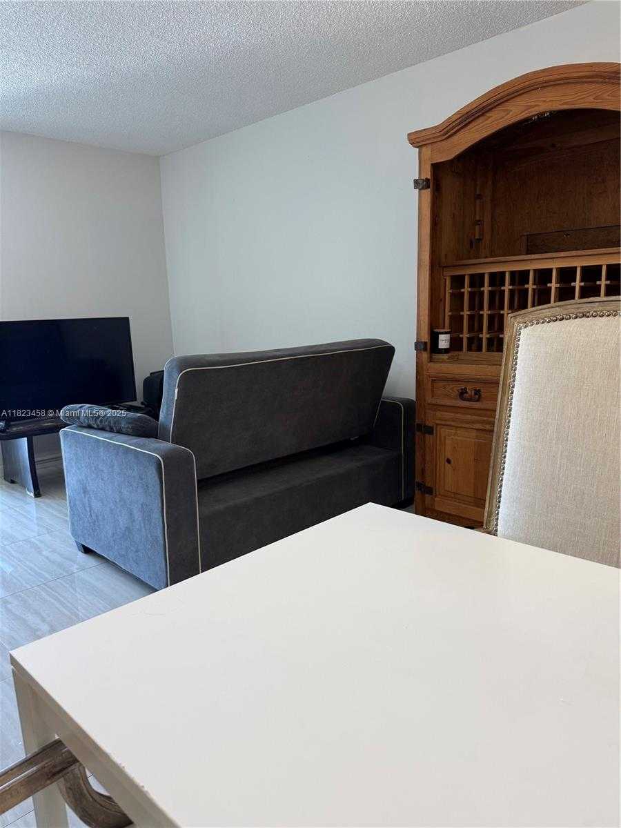 Small Image of 17570 ATLANTIC BLVD #405, Sunny Isles Beach Number 9