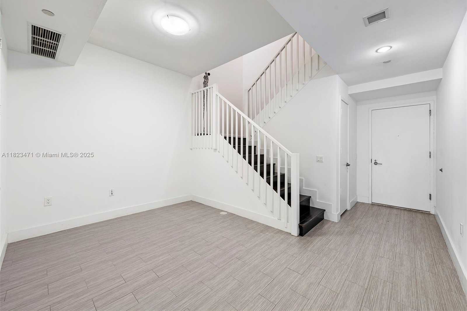 Small Image of 1100 BISCAYNE BLVD #5105, Miami Number 14