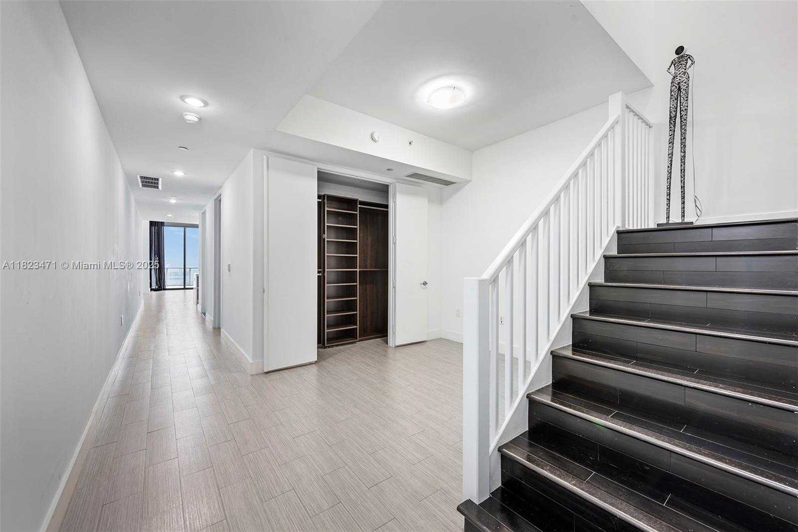 Small Image of 1100 BISCAYNE BLVD #5105, Miami Number 17