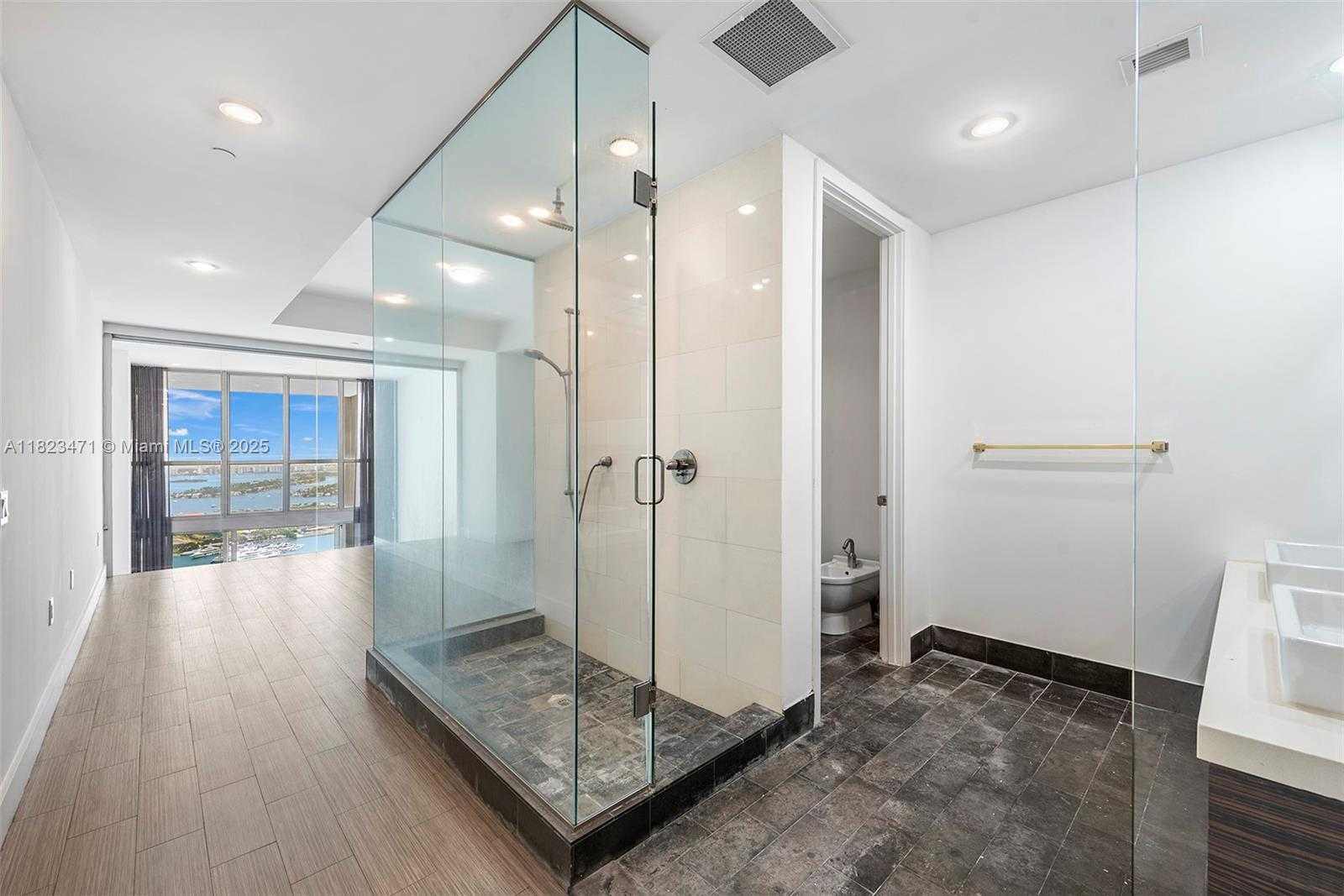 Small Image of 1100 BISCAYNE BLVD #5105, Miami Number 20