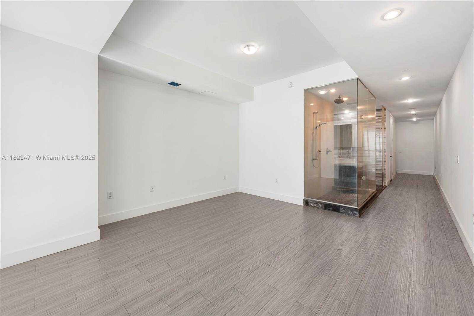 Small Image of 1100 BISCAYNE BLVD #5105, Miami Number 21