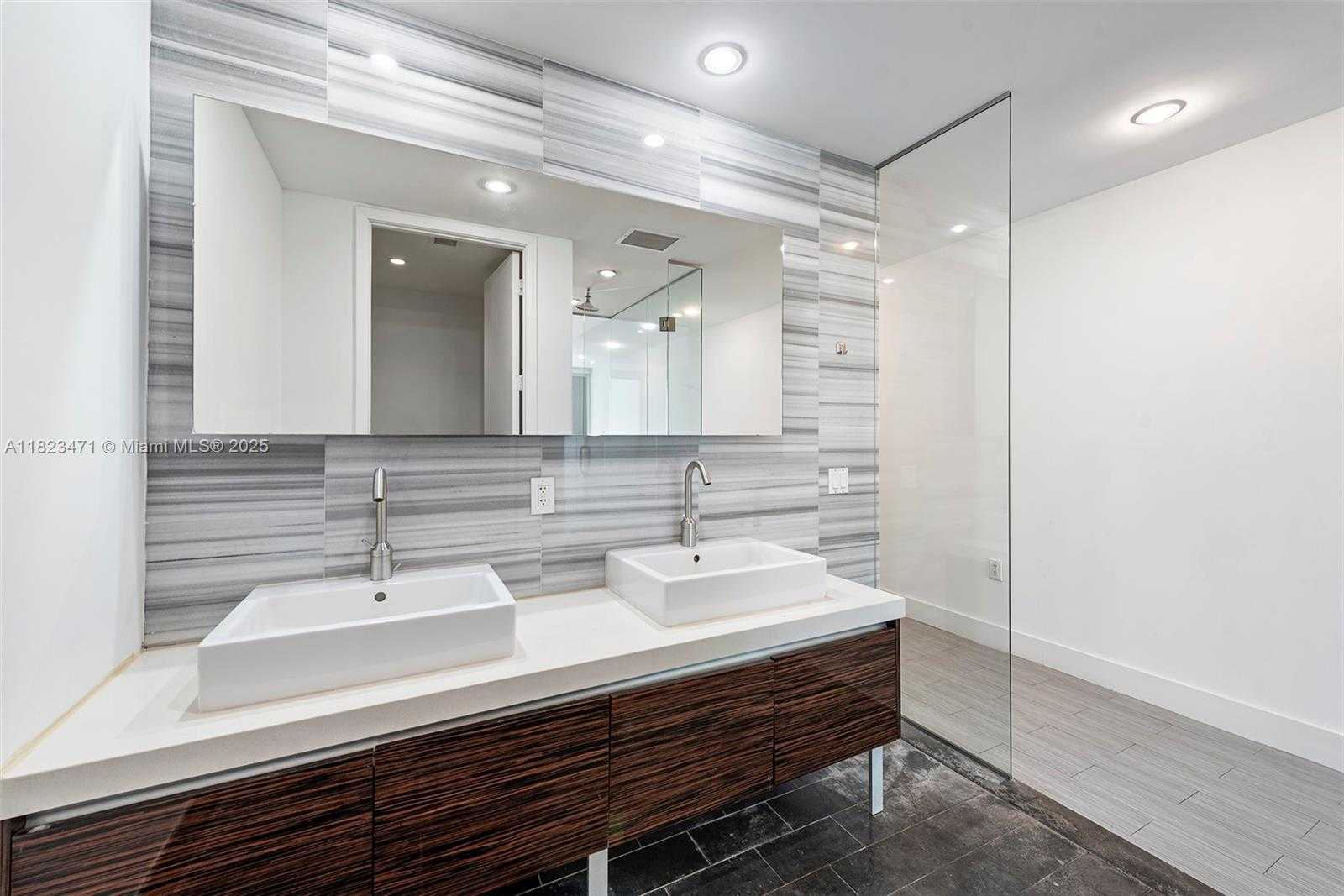 Small Image of 1100 BISCAYNE BLVD #5105, Miami Number 26