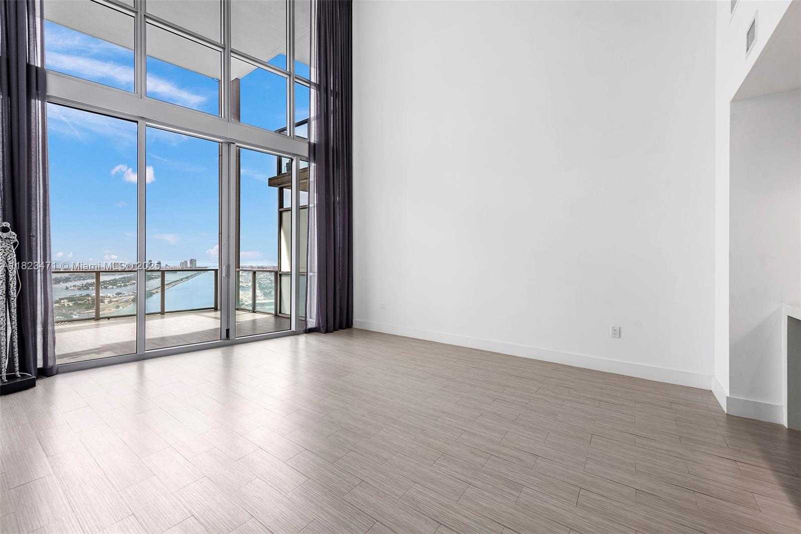 Small Image of 1100 BISCAYNE BLVD #5105, Miami Number 4