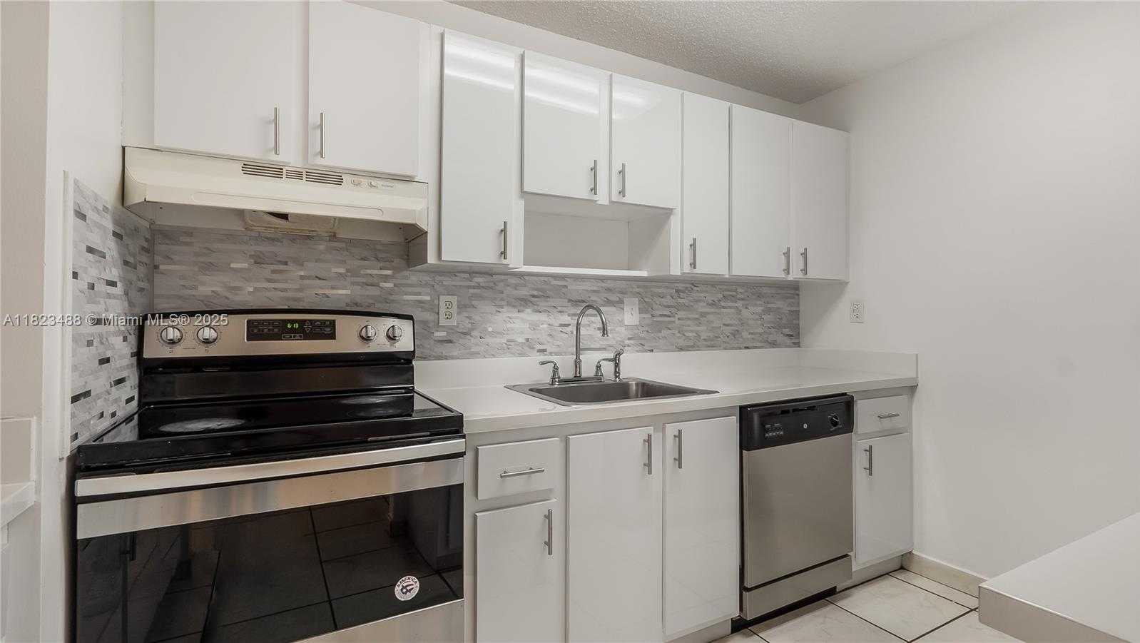 Small Image of Miami Number 10