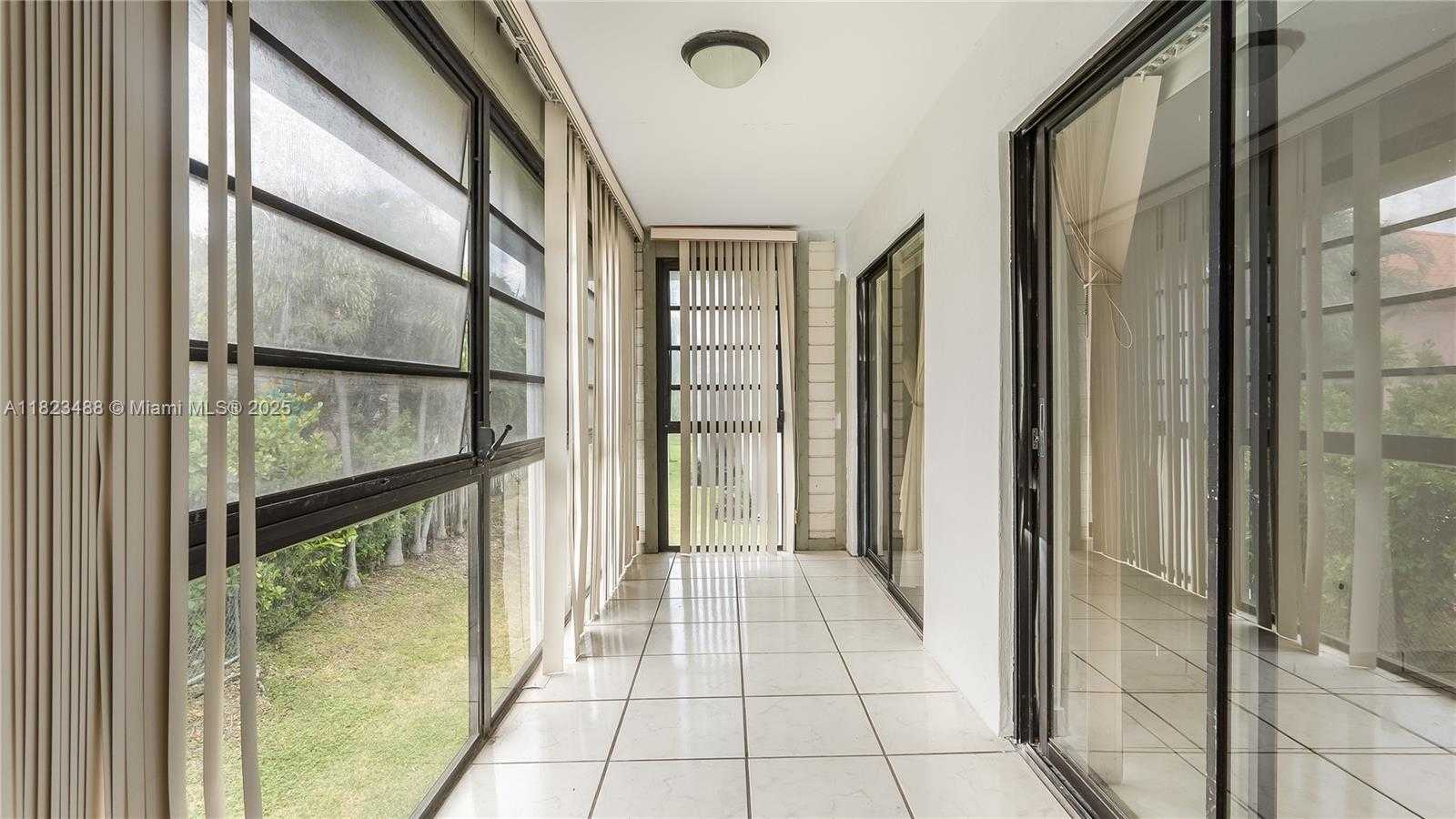 Small Image of Miami Number 13